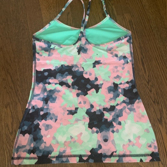 Lululemon Power Y tank top, EUC - Size 6 - Picture 2 of 4